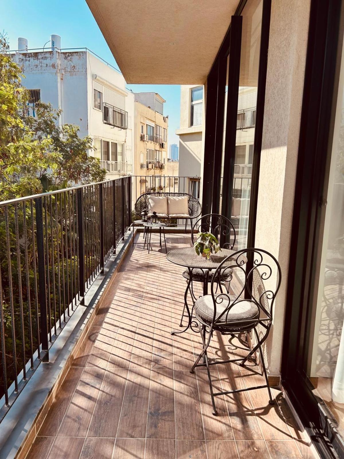 Tel-Aviv Center, Near The Beach, Terrace, 2 People Exterior photo